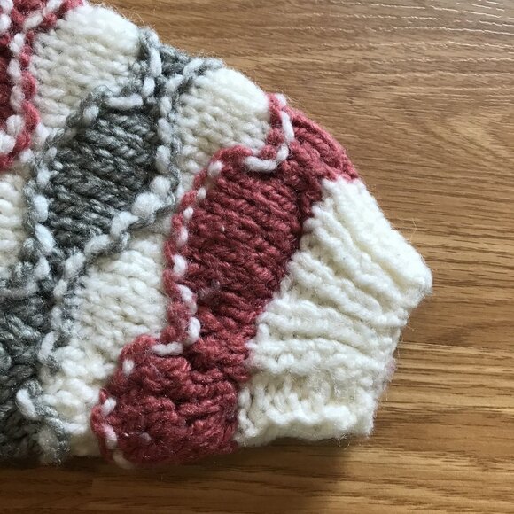 Kids Knitted Sweater Whimsical Waves Design Cozy Wool & Acrylic Small/Medium - Picture 11 of 11